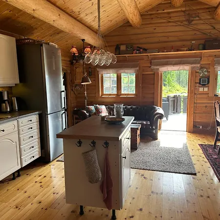 Laftehytte Med Torvtak